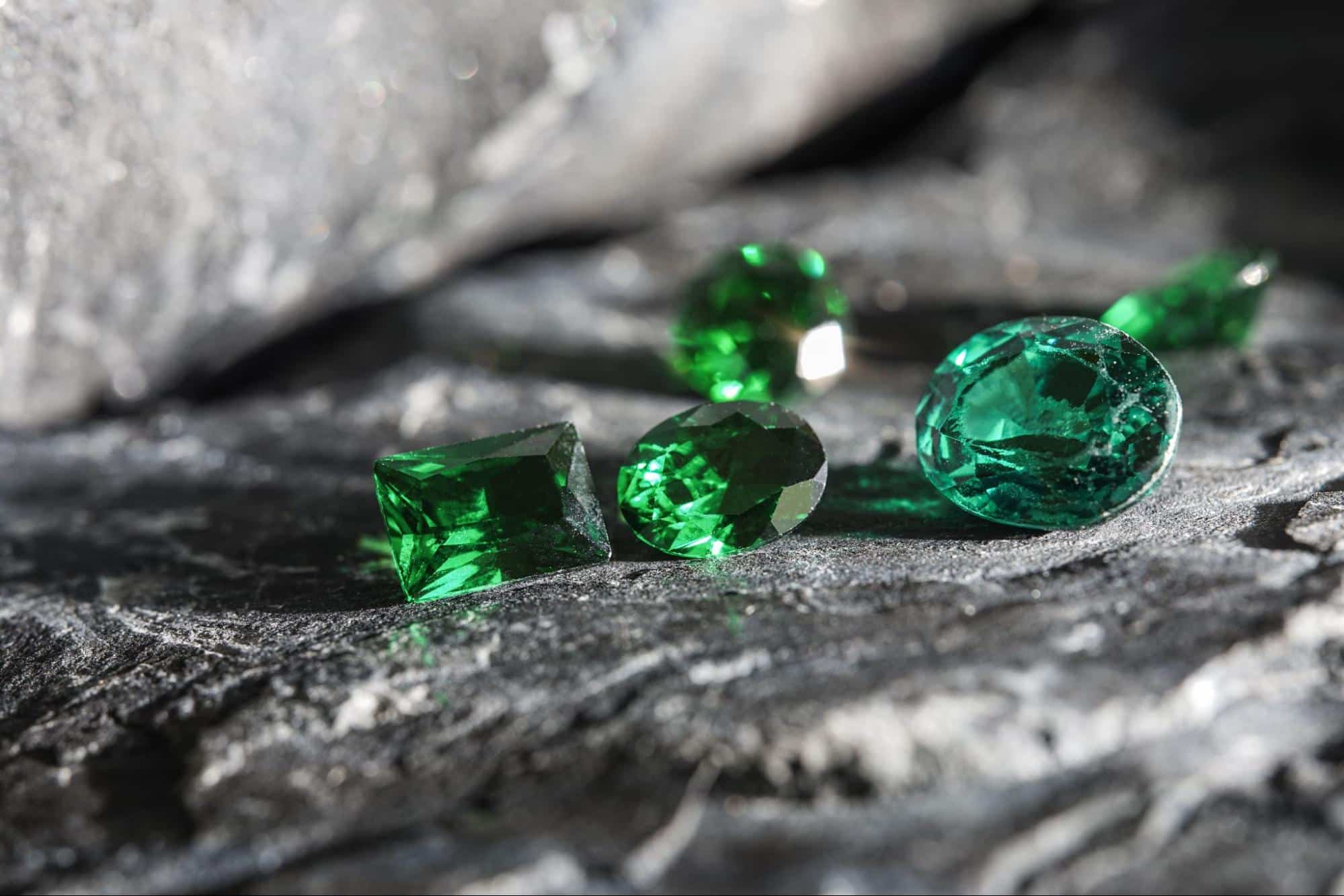 piedras verdes preciosas