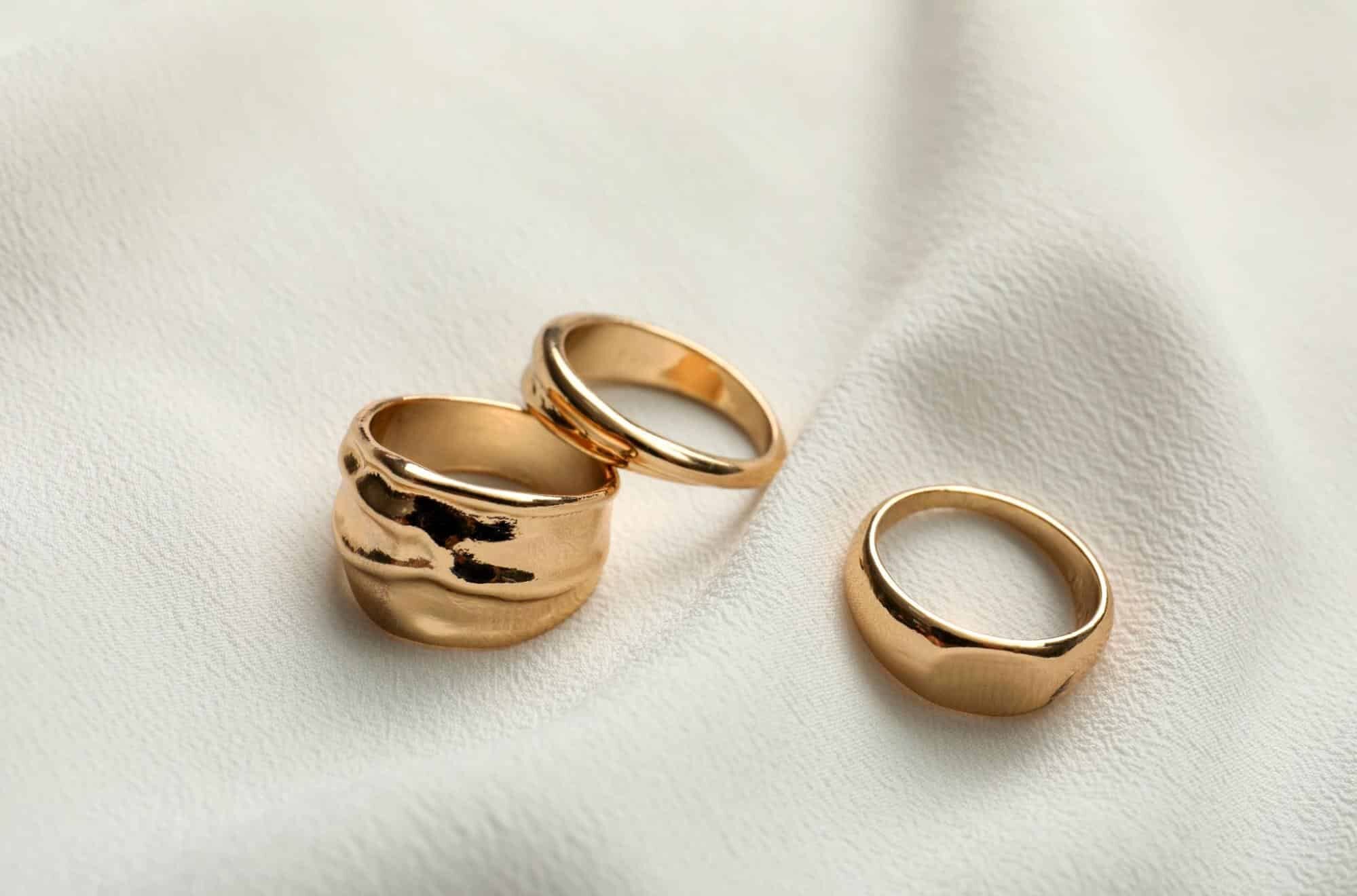 cuanto vale un anillo de oro